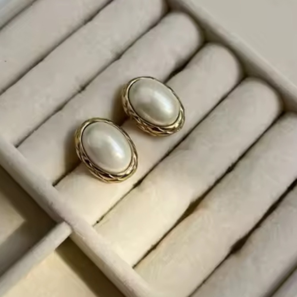Luxury Vintage Style Oval Pearl Statement Earrings Gold Tone - Picture 5 of 16